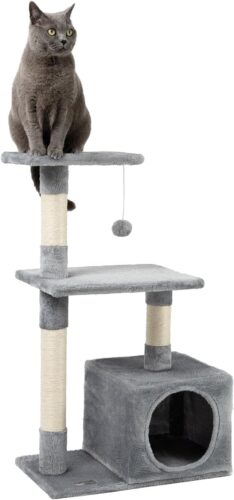 L’albero tiragraffi per gatti Lionto: tre piani di gioco e relax per il tuo gatto